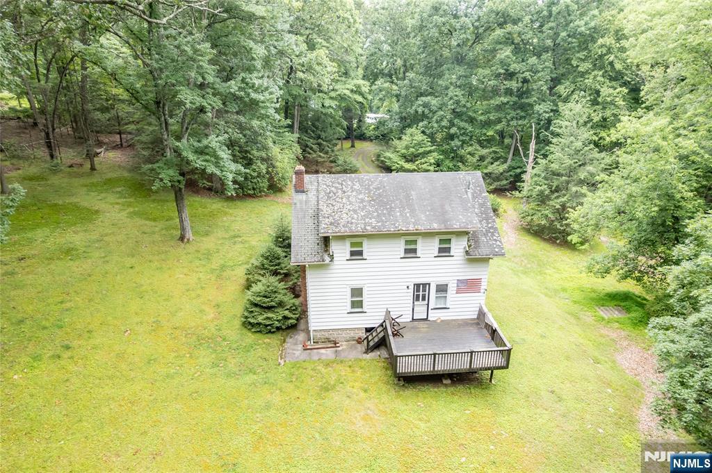 121 Townsend Road Wanaque, NJ 07465 - Photo 5 of 39
