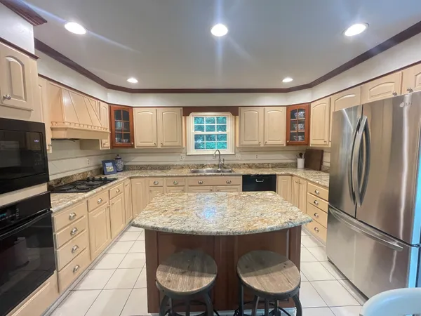 $7,900 | 58 Heritage Lane, Stamford, CT 06903