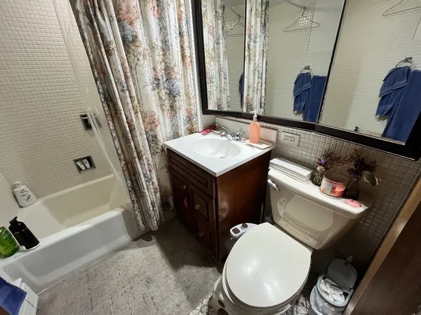 $2,100 | 3707 North Nora Avenue, Unit 2, Chicago, IL 60634