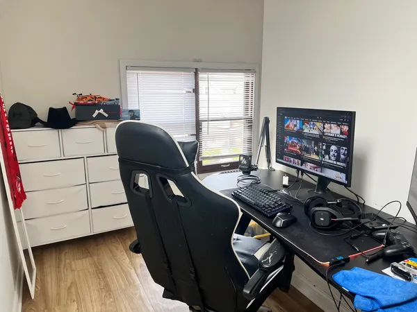 $2,100 | 3707 North Nora Avenue, Unit 2, Chicago, IL 60634