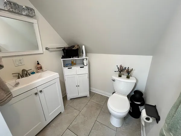 $2,100 | 3707 North Nora Avenue, Unit 2, Chicago, IL 60634