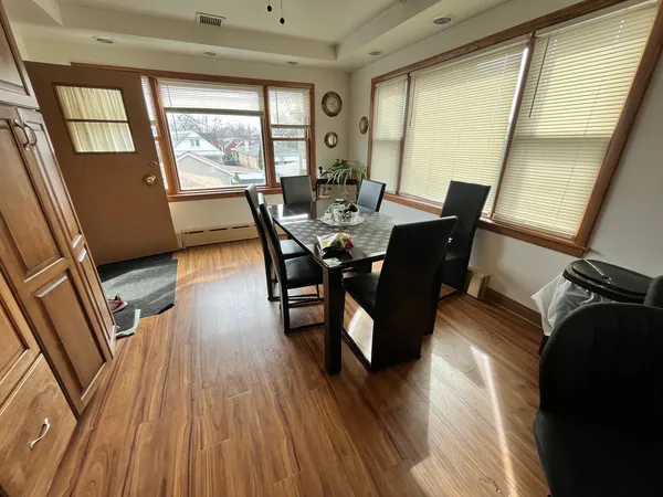 $2,100 | 3707 North Nora Avenue, Unit 2, Chicago, IL 60634