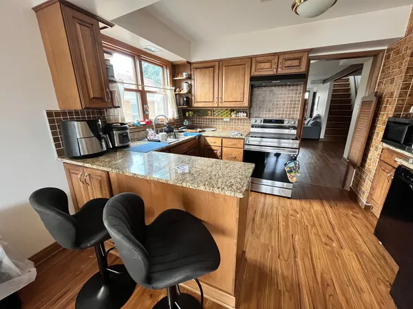 $2,100 | 3707 North Nora Avenue, Unit 2, Chicago, IL 60634
