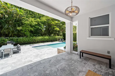 $3,900,000 | 5700 Southwest 86th Street, South Miami, FL 33143