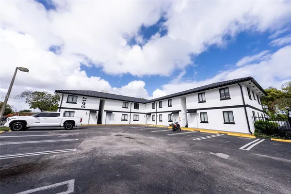 $2,250 | 3417 Northwest 22nd Avenue, Unit 2, Miami, FL 33142