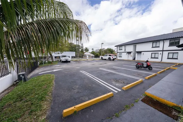 $2,250 | 3417 Northwest 22nd Avenue, Unit 2, Miami, FL 33142
