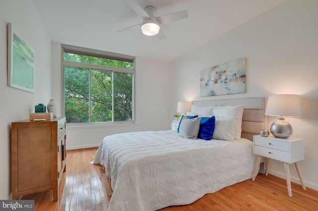 $734,000 | 606 15th Street South, Unit 2, Arlington, VA 22202