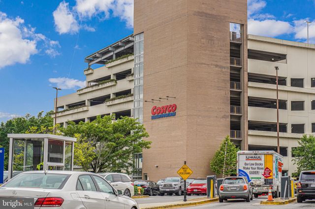 $734,000 | 606 15th Street South, Unit 2, Arlington, VA 22202