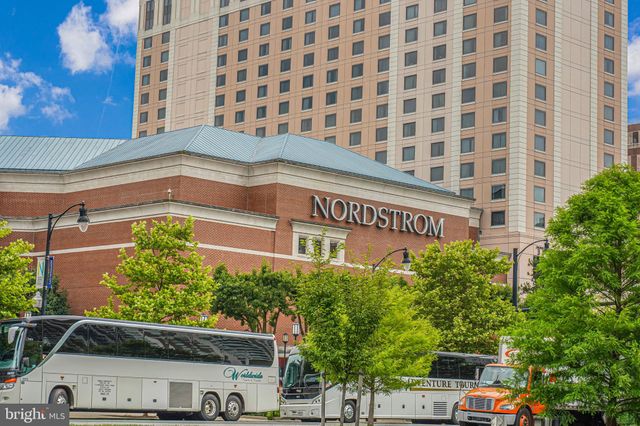 $734,000 | 606 15th Street South, Unit 2, Arlington, VA 22202