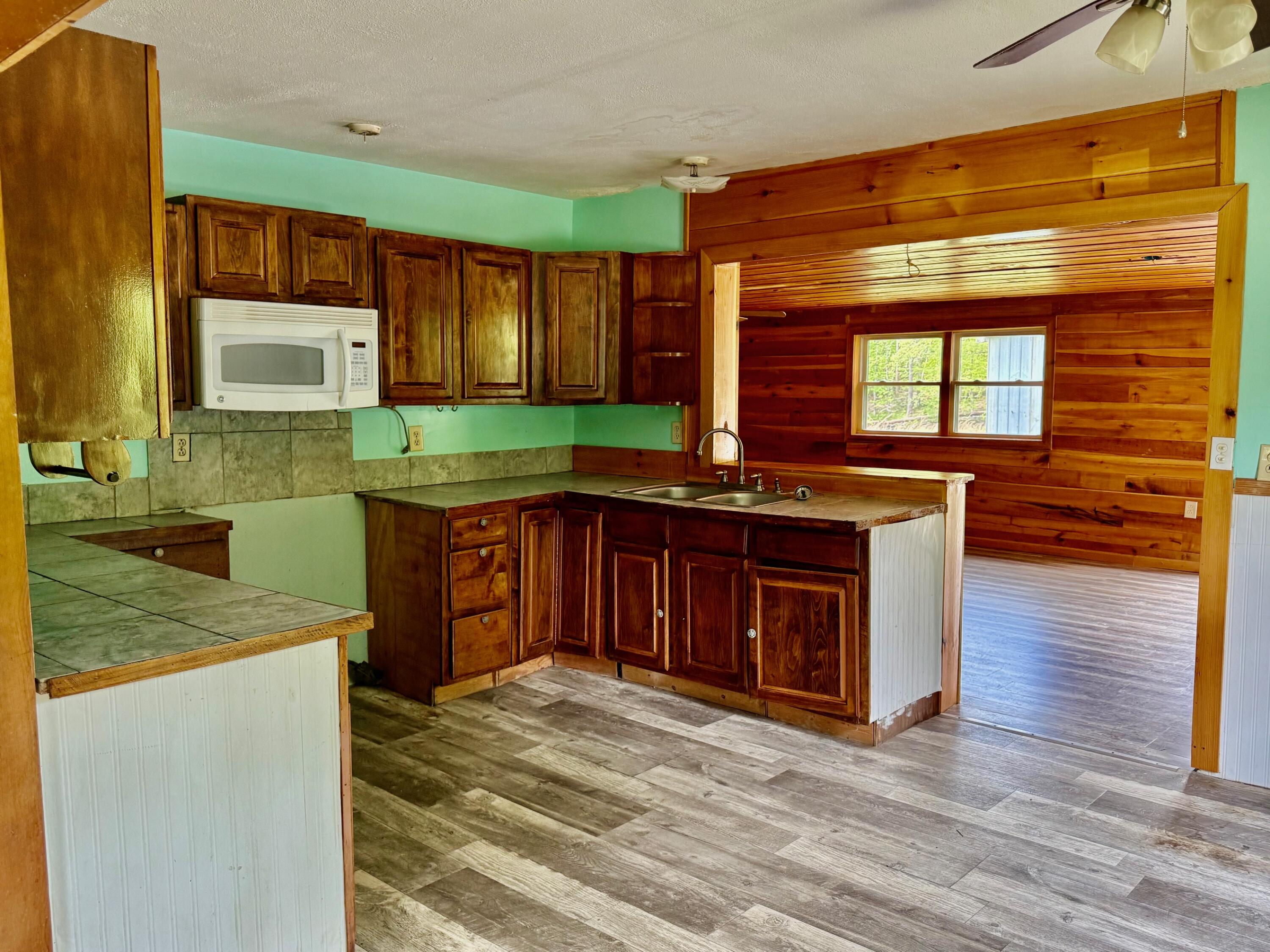 387 Old Fincastle Road Zoe, KY 41397 - Photo 8 of 76 IMG_3529