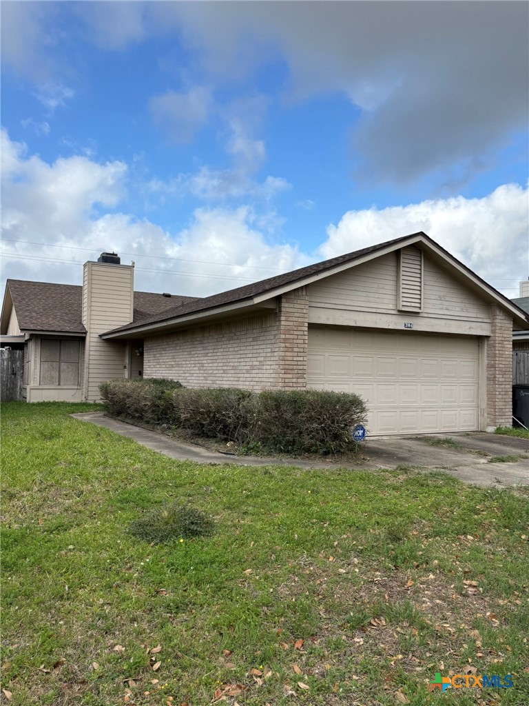 304 Rattan Drive Victoria, TX 77901 - Photo 1 of 17