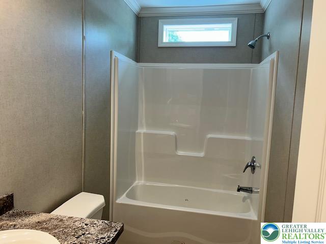 8220 Airport Road, Unit TRLR 17 Bath, PA 18014 - Photo 20 of 25 a bathroom with a bathtub and a shower
