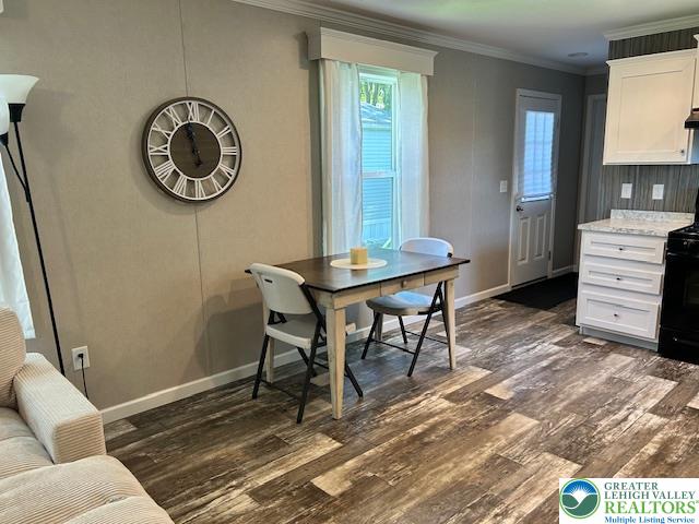 8220 Airport Road, Unit TRLR 17 Bath, PA 18014 - Photo 6 of 25 a workspace with furniture and a window