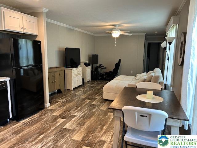 8220 Airport Road, Unit TRLR 17 Bath, PA 18014 - Photo 9 of 25 a living room with furniture and a flat screen tv