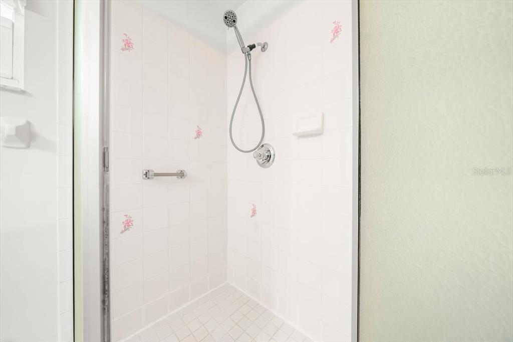 6145 Southwest 100th Loop Ocala, FL 34476 - Photo 37 of 54 a bathroom with a shower