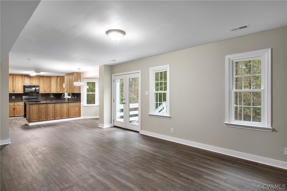 4812 Cedar Cliff Road Chester, VA 23831 - Photo 8 of 36 Family Room