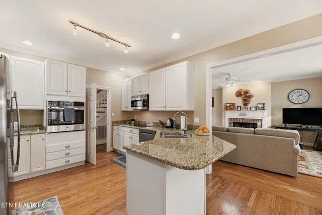 $650,000 | 523 Wyndham Hall Lane, Knoxville, TN 37934