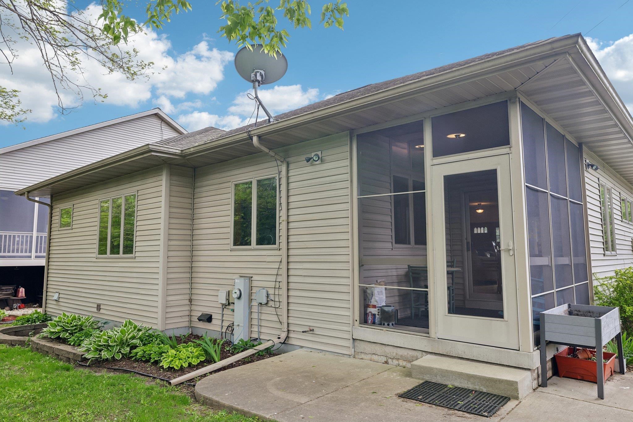 738 8th Street Prairie du Sac, WI 53578 - Photo 23 of 44