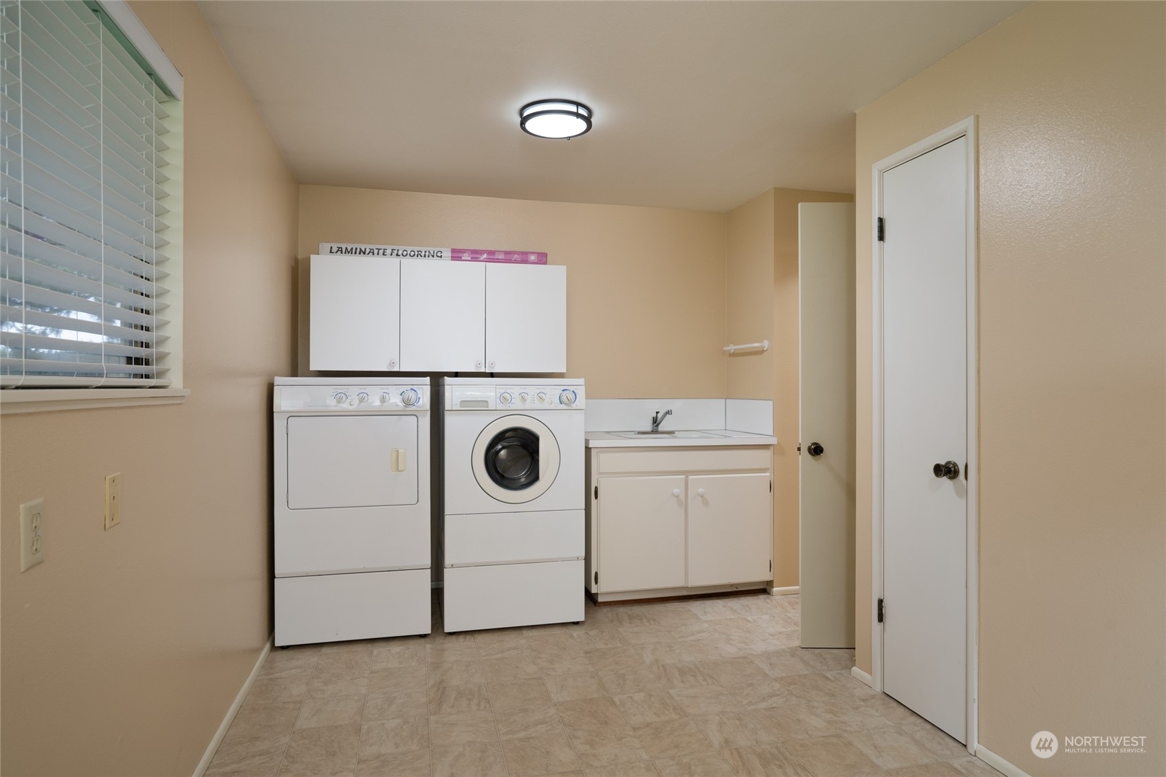 176 Canyon Road Oak Harbor, WA 98277 - Photo 21 of 38 Gallery Image 21