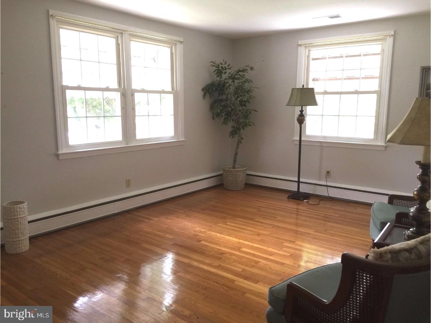 62 James Road Broomall, PA 19008 - Photo 4 of 19 Gallery Image 4