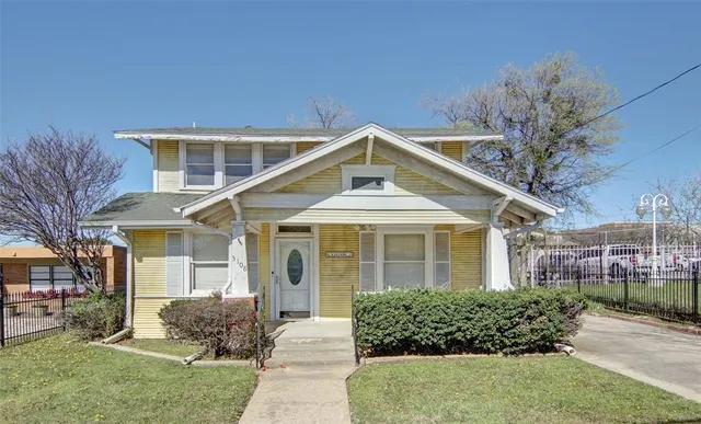 $365,000 | 3108 Handley Drive, Fort Worth, TX 76112