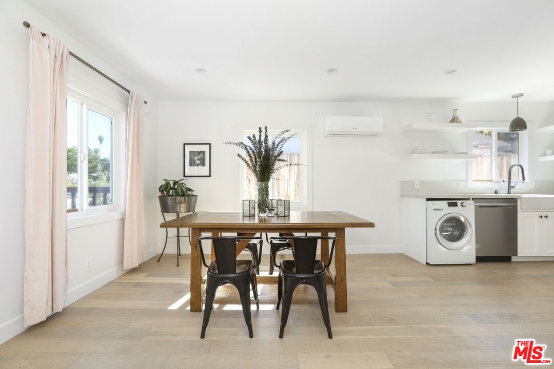 1269 1/2 South Muirfield Road Los Angeles, CA 90019 - Photo 8 of 13