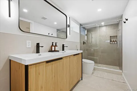 $1,675,000 | 8 Bayberry Avenue, Garden City, NY 11530