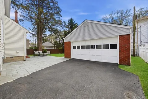 $1,675,000 | 8 Bayberry Avenue, Garden City, NY 11530