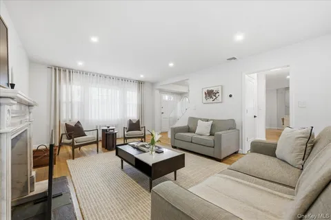 $1,675,000 | 8 Bayberry Avenue, Garden City, NY 11530