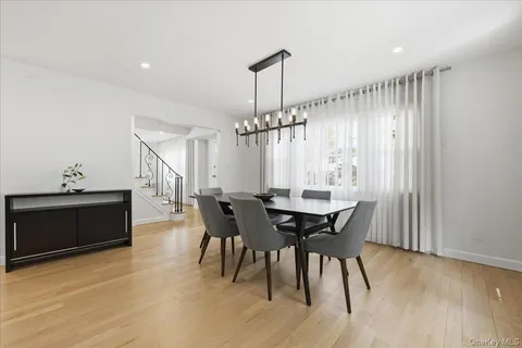 $1,675,000 | 8 Bayberry Avenue, Garden City, NY 11530