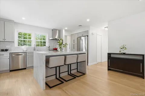 $1,675,000 | 8 Bayberry Avenue, Garden City, NY 11530