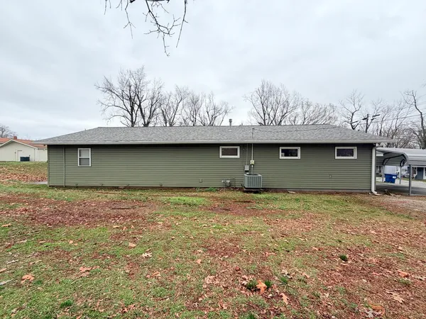 $127,000 | 858 Benton Street, Eldorado, IL 62930
