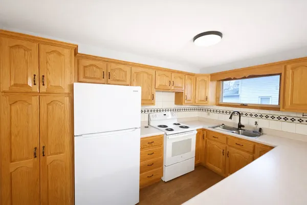 $127,000 | 858 Benton Street, Eldorado, IL 62930