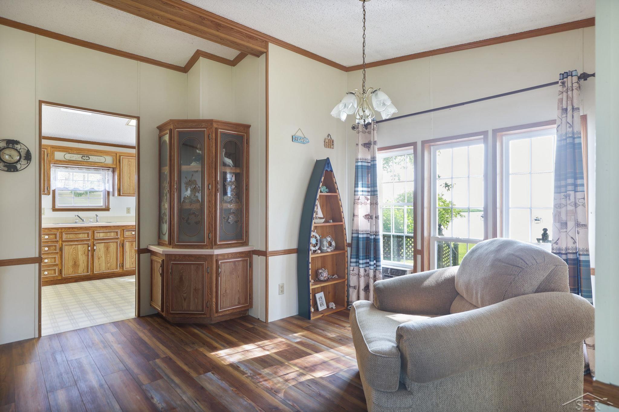 5237 Beachwood Road Standish, MI 48658 - Photo 33 of 68 Living Room