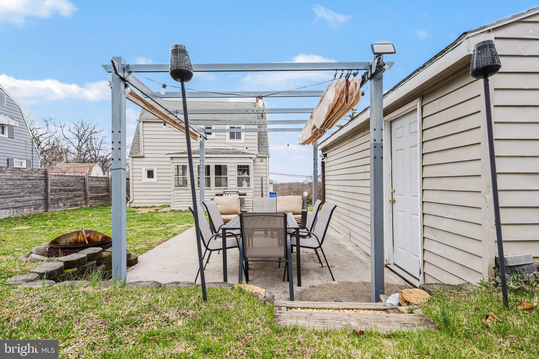 524 Hillcrest Road York, PA 17403 - Photo 24 of 26 Patio