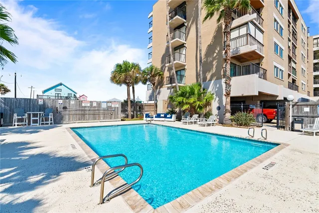 a view of a tennis court