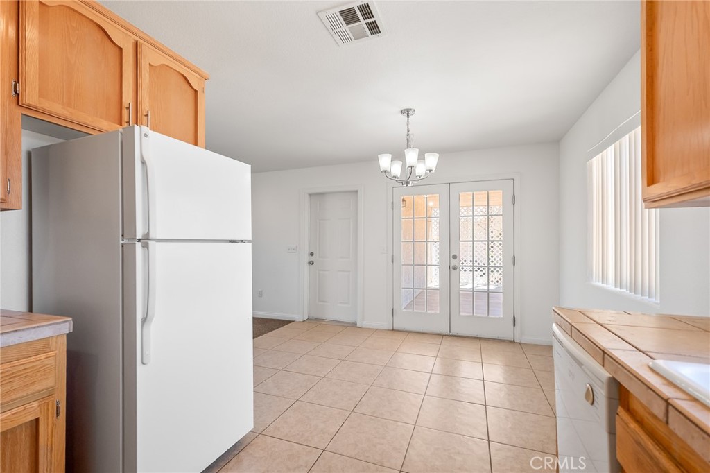 58285 Caliente Street Yucca Valley, CA 92284 - Photo 11 of 28