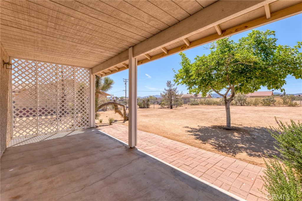 58285 Caliente Street Yucca Valley, CA 92284 - Photo 24 of 28