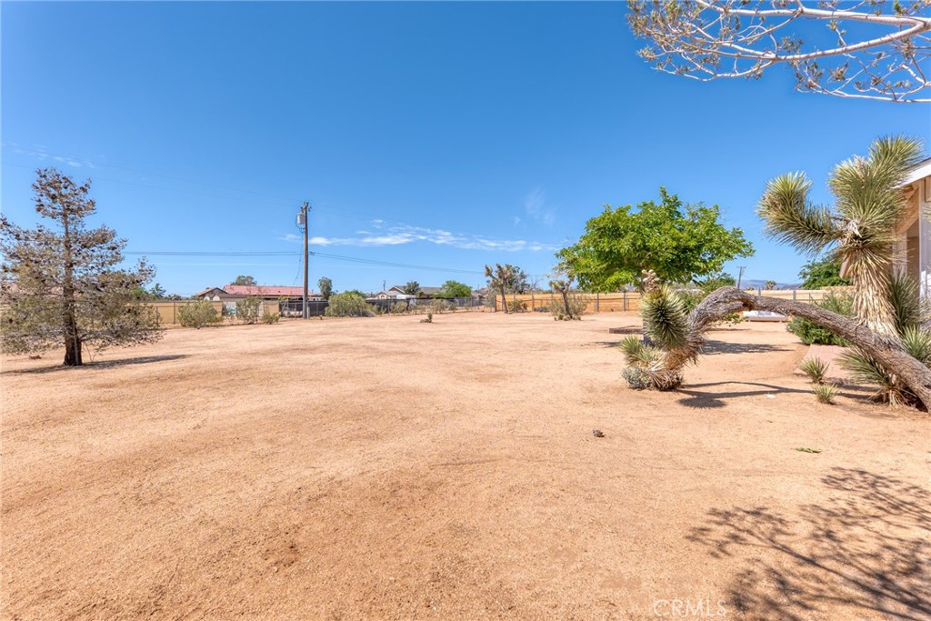 58285 Caliente Street Yucca Valley, CA 92284 - Photo 25 of 28