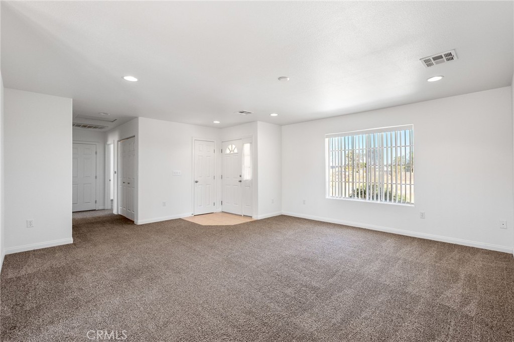 58285 Caliente Street Yucca Valley, CA 92284 - Photo 7 of 28