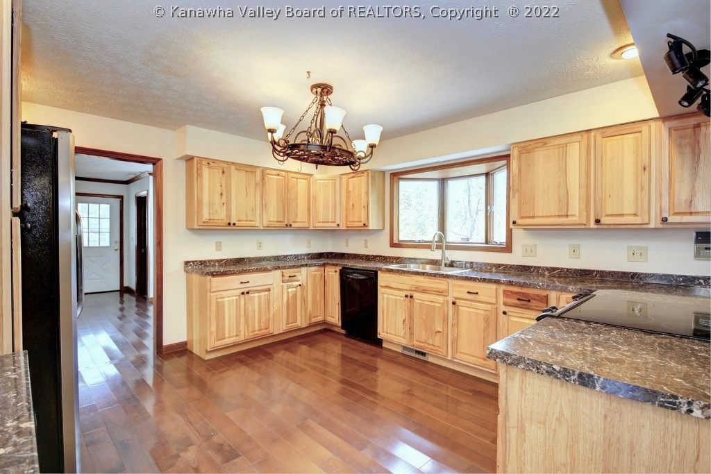 119 Summit Ridge Road Hurricane, WV 25526 - Photo 12 of 29 Gallery Image 12