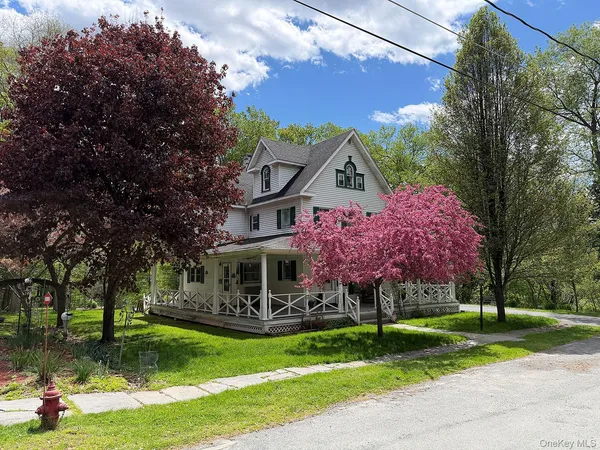 $449,000 | 11 Highview Avenue, Callicoon, NY 12723
