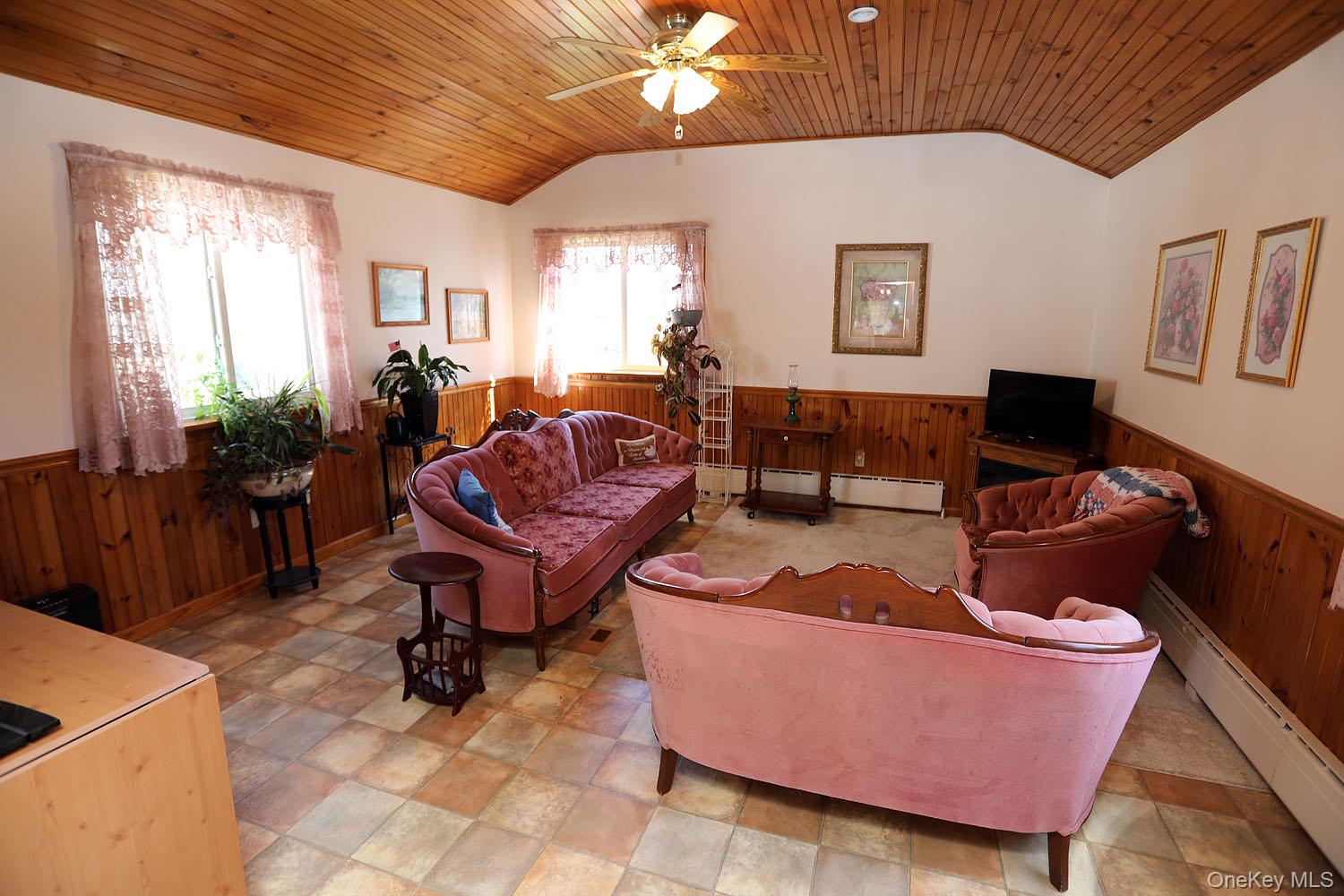 11 Highview Avenue Callicoon, NY 12723 - Photo 11 of 49 Family room