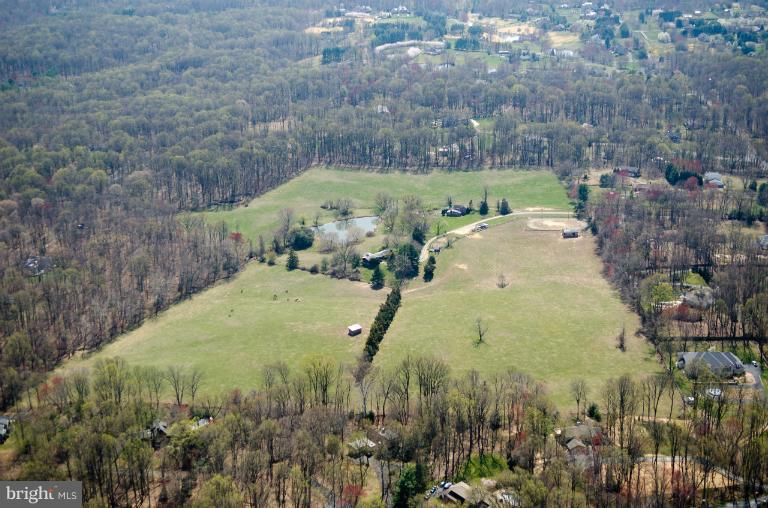 439 Springvale Road Great Falls, VA 22066 - Photo 2 of 13 Exterior (General)