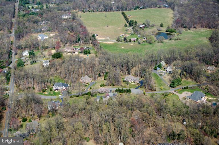 439 Springvale Road Great Falls, VA 22066 - Photo 12 of 13 Exterior (General)