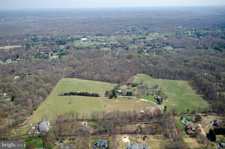 439 Springvale Road Great Falls, VA 22066 - Photo 6 of 13 Exterior (General)