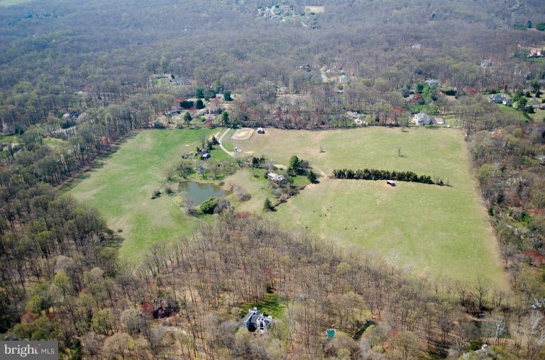 439 Springvale Road Great Falls, VA 22066 - Photo 9 of 13 Exterior (General)