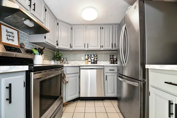 $3,100 | 200 Falls Boulevard, Unit A308, Quincy, MA 02169