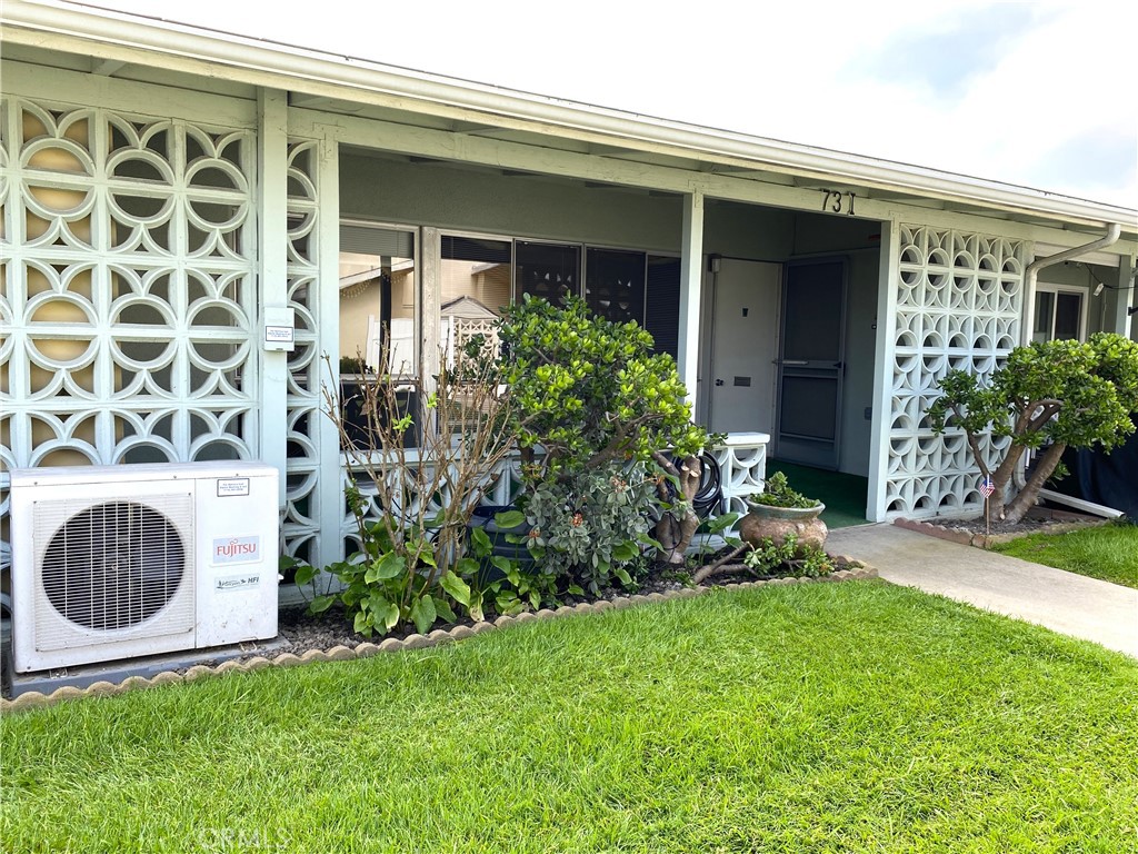 1361 Wee Burn Road Seal Beach, CA 90740 - Photo 7 of 17