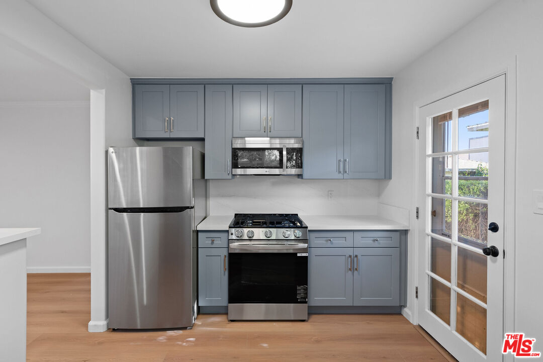 1408 17th Street Manhattan Beach, CA 90266 - Photo 12 of 26